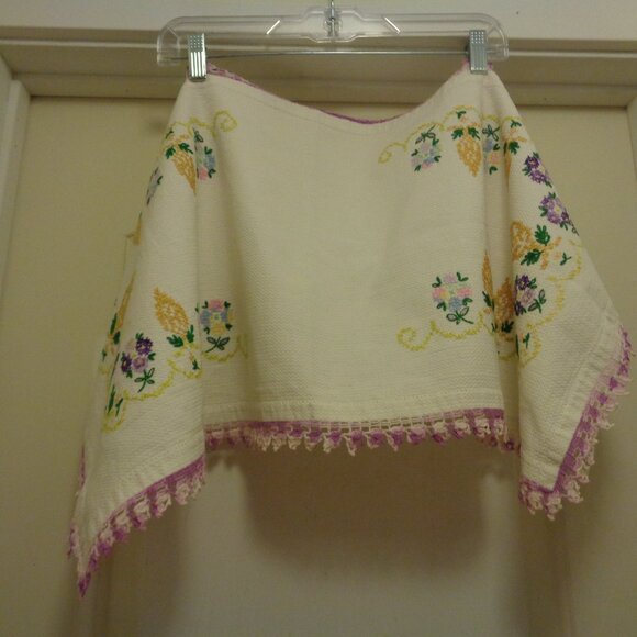 VINTAGE TEXTURED COTTON HAND EMBROIDERED HAND CROCHETED 1950S RUNNER - Picture 7 of 9